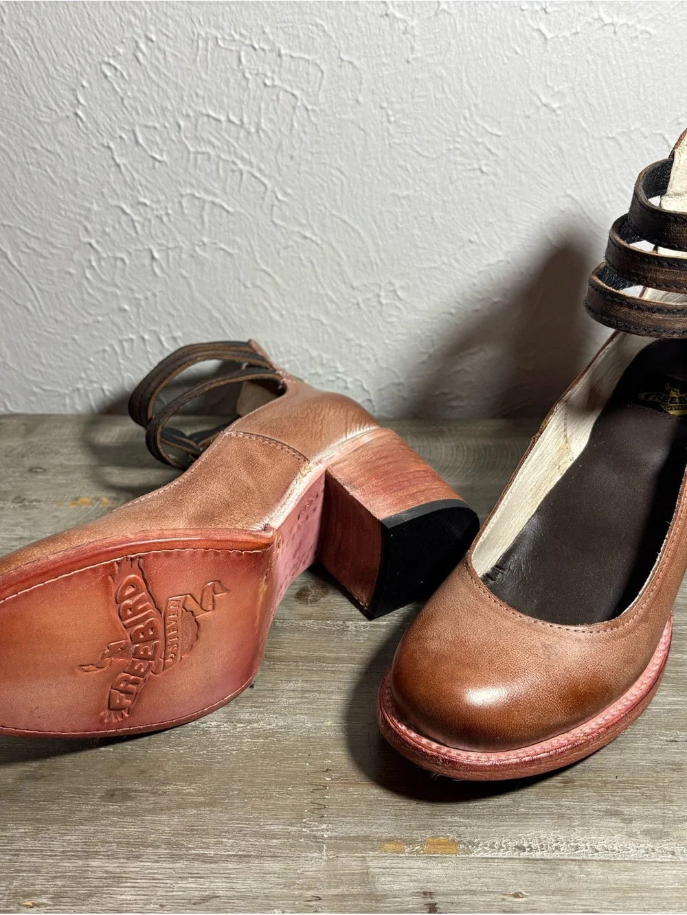 NEW w/Box Freebird Women’s 7 Randi Boots Ankle Strap Bootie Dusty Rose